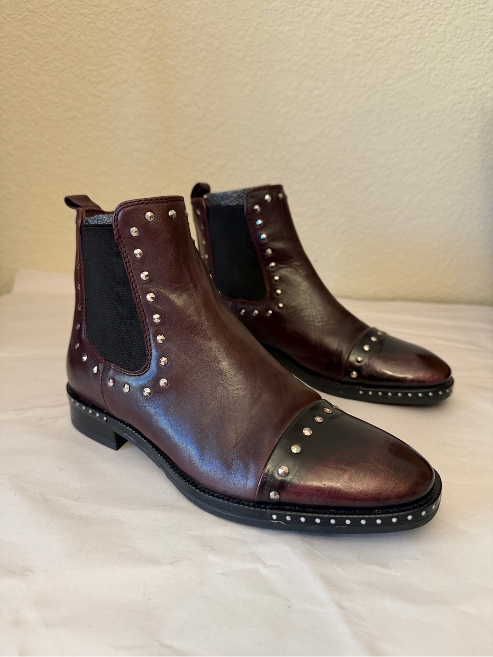 Ateliers Studded Burgundy Leather Chelsea Booties for Women Sz 8
